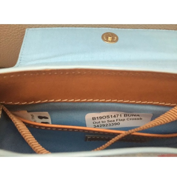 NWT Dooney and Bourke out to sea crossbody - Picture 6 of 7